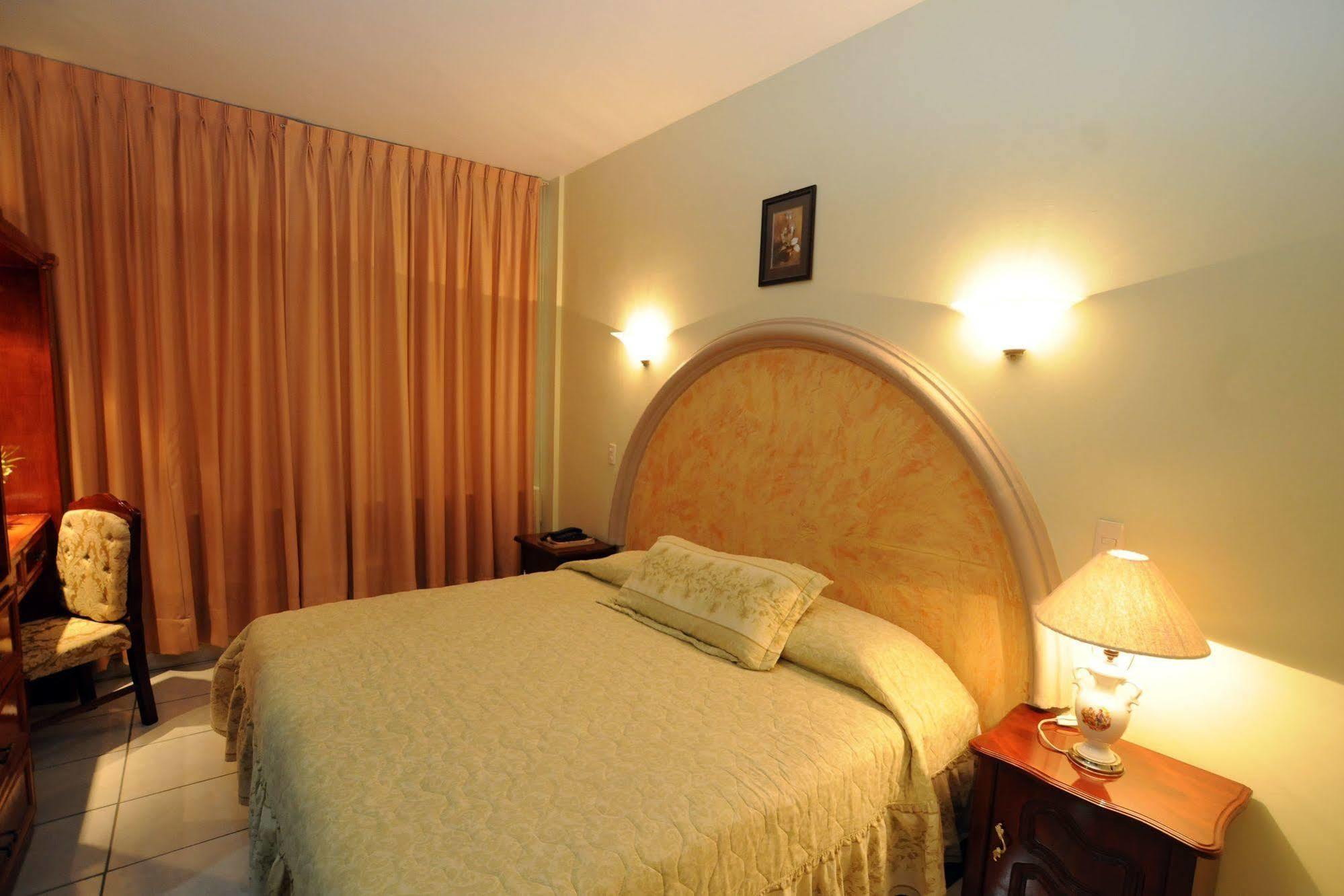 Hotel Plaza Sahuayo Buitenkant foto